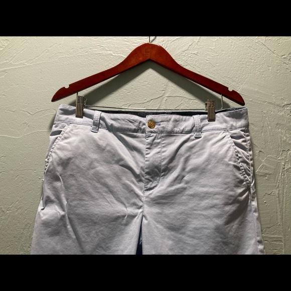 Bass
10 Light Blue Shorts
Front pockets - Picture 2 of 8